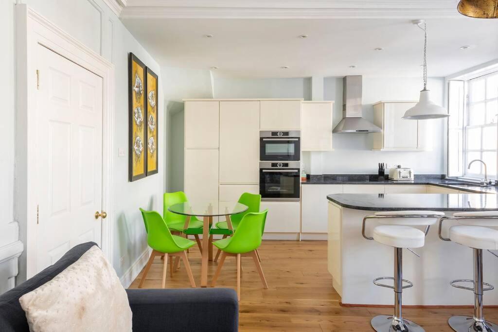 Beautiful Apartment, Incredible Central Location バース エクステリア 写真