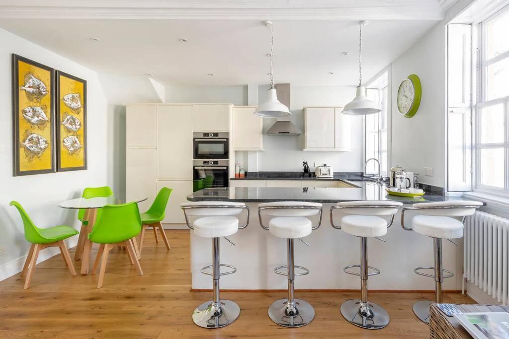 Beautiful Apartment, Incredible Central Location バース エクステリア 写真