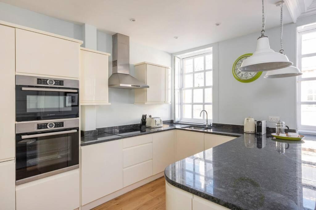 Beautiful Apartment, Incredible Central Location バース エクステリア 写真