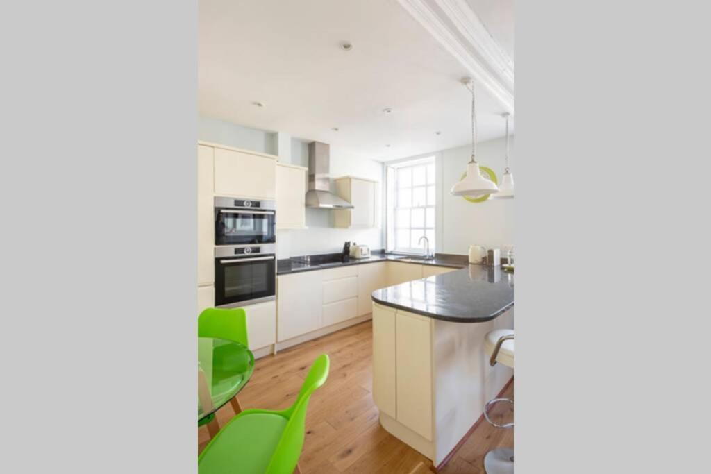 Beautiful Apartment, Incredible Central Location バース エクステリア 写真