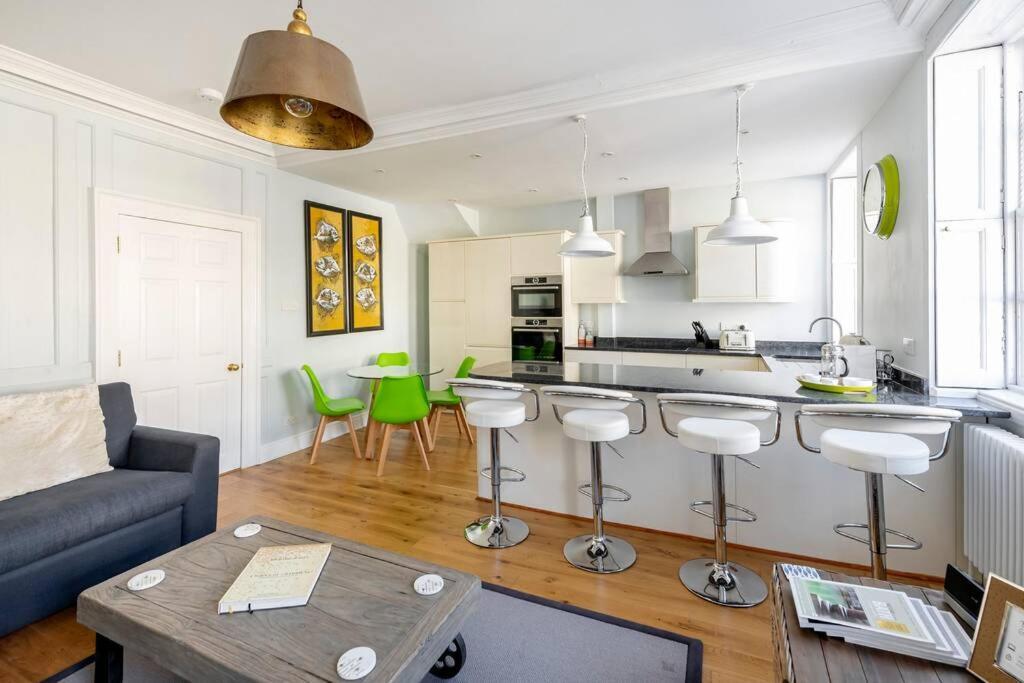 Beautiful Apartment, Incredible Central Location バース エクステリア 写真