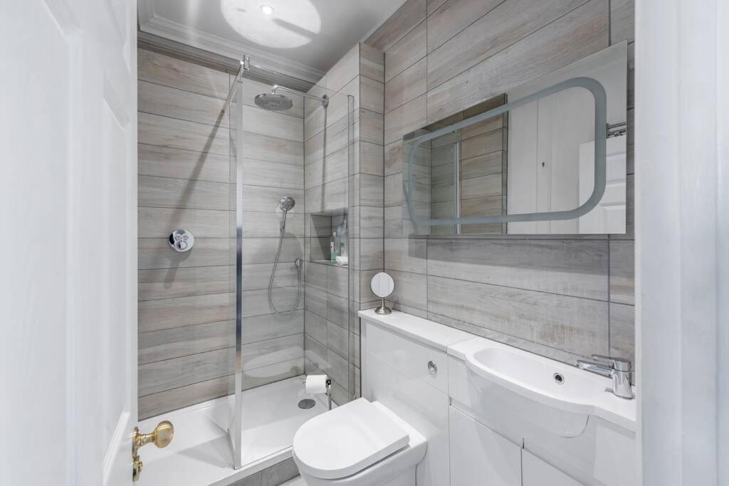 Beautiful Apartment, Incredible Central Location バース エクステリア 写真